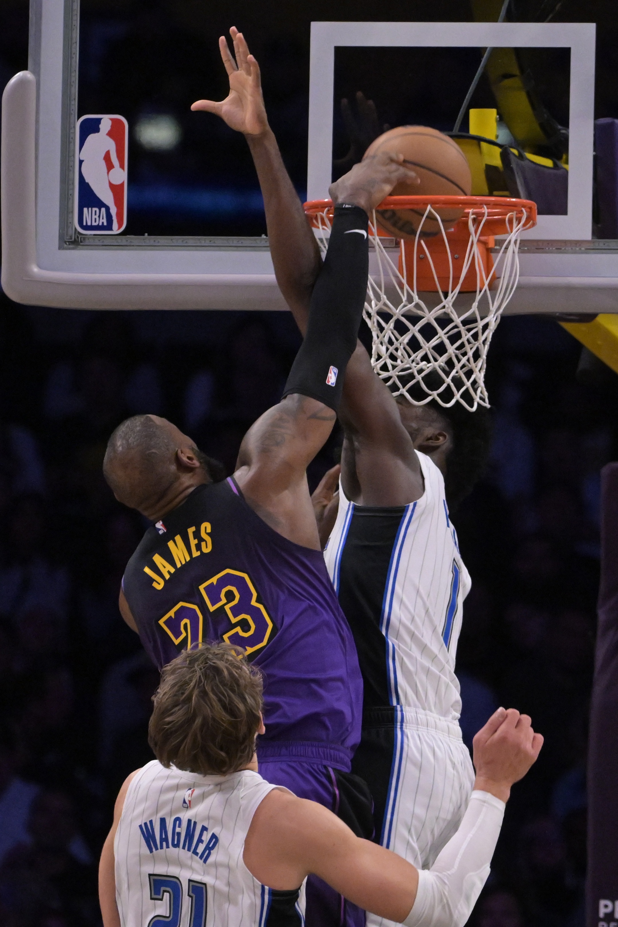 九游-浓眉哥连续三场比赛得分超过出色防守，尤文图斯挑战极限！的简单介绍