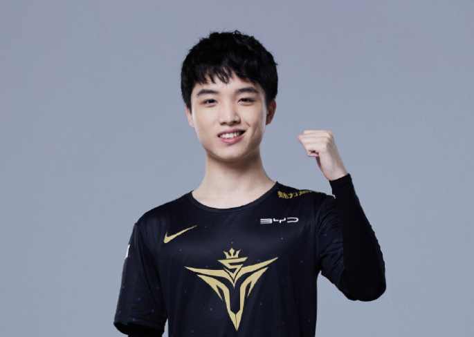 九游体育-Uzi迎来十五赛季高光表现，G2球迷沸腾！的简单介绍